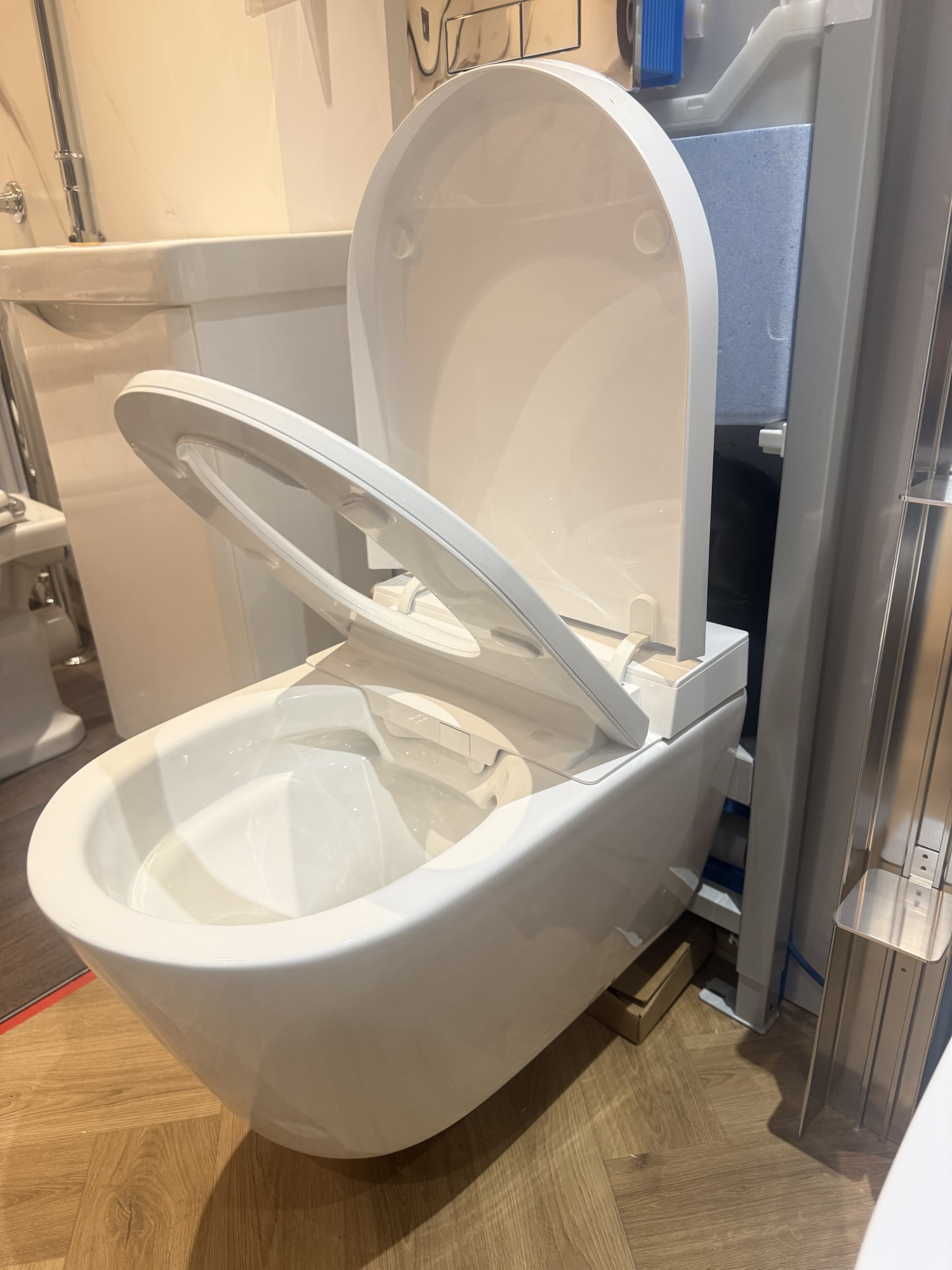 i.life E smart toilet on display in Bubblegum Bathrooms showroom